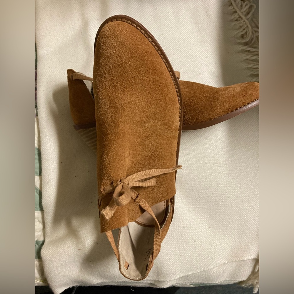 NEW Kelsi Dagger Suede Type Booties (6) COWBOY STYLE